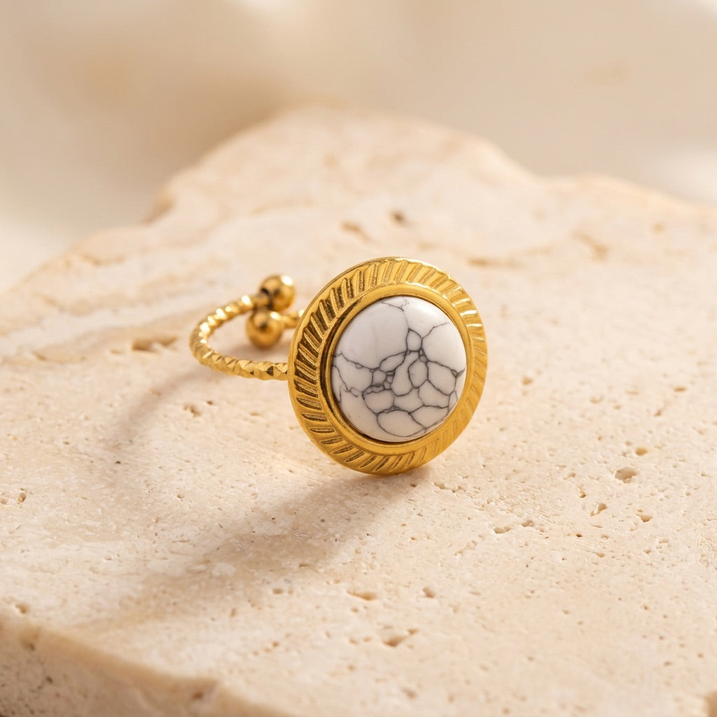 Howlite Stone Ring “Isoria”