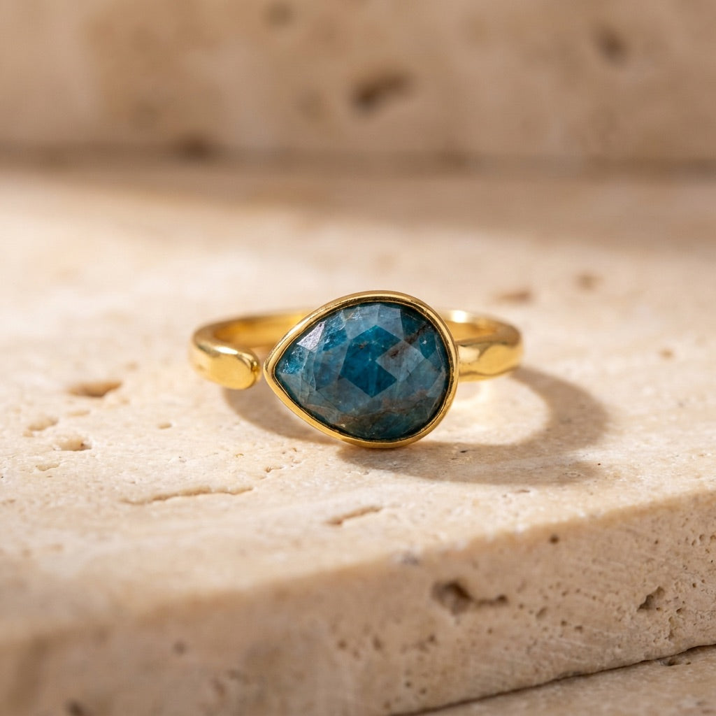 Apatite Stone Ring "Miralyn"