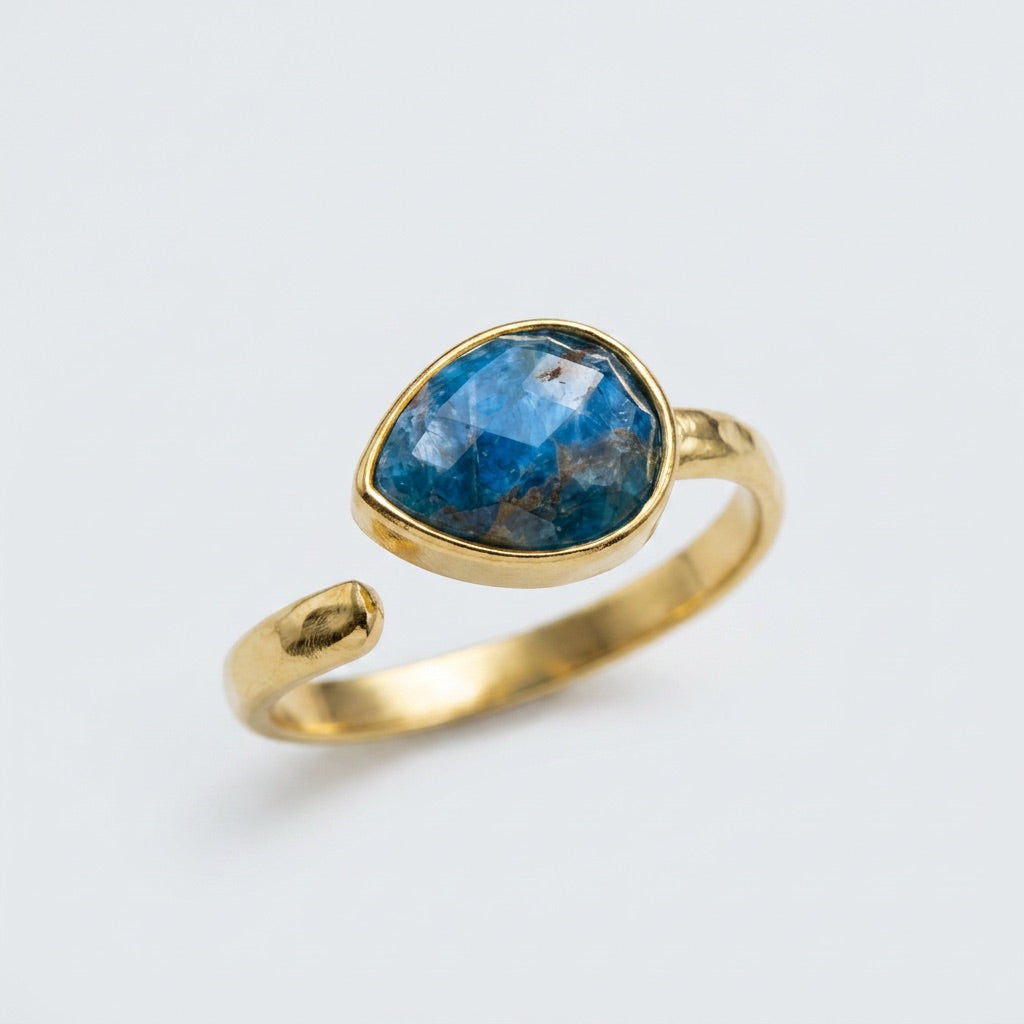 Apatite Stone Ring "Miralyn"