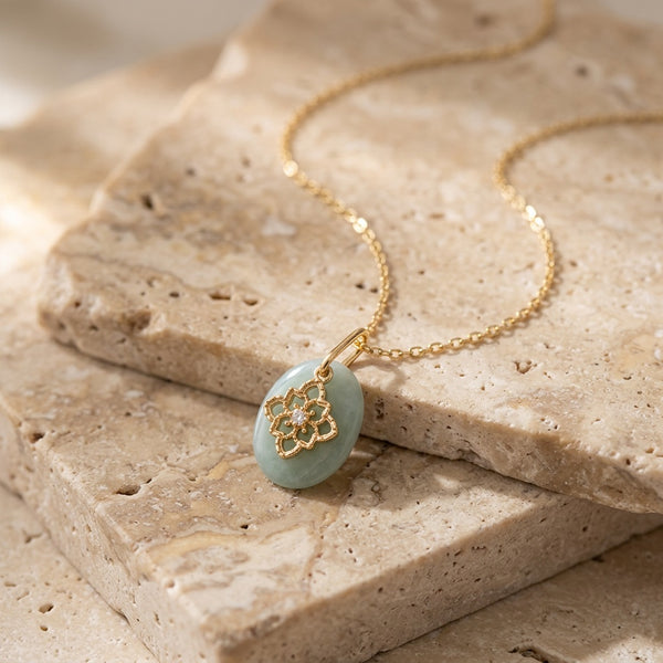 Aventurine Stone Necklace "Eucalyp"