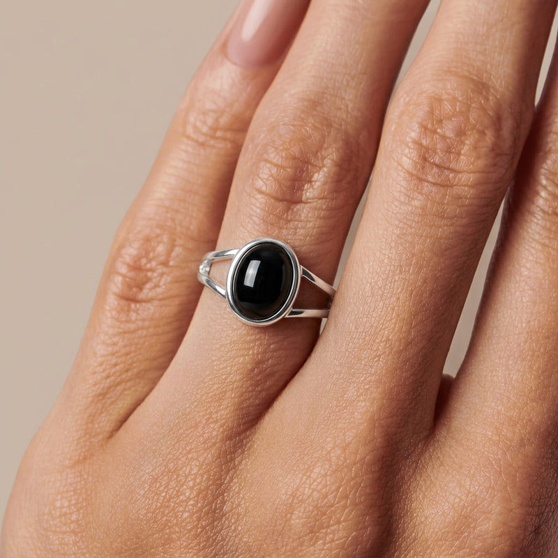 Black Onyx Ring “Veltrane”