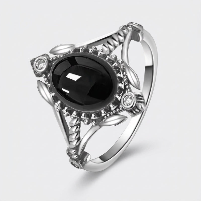 Black Onyx Ring “Raikoru”