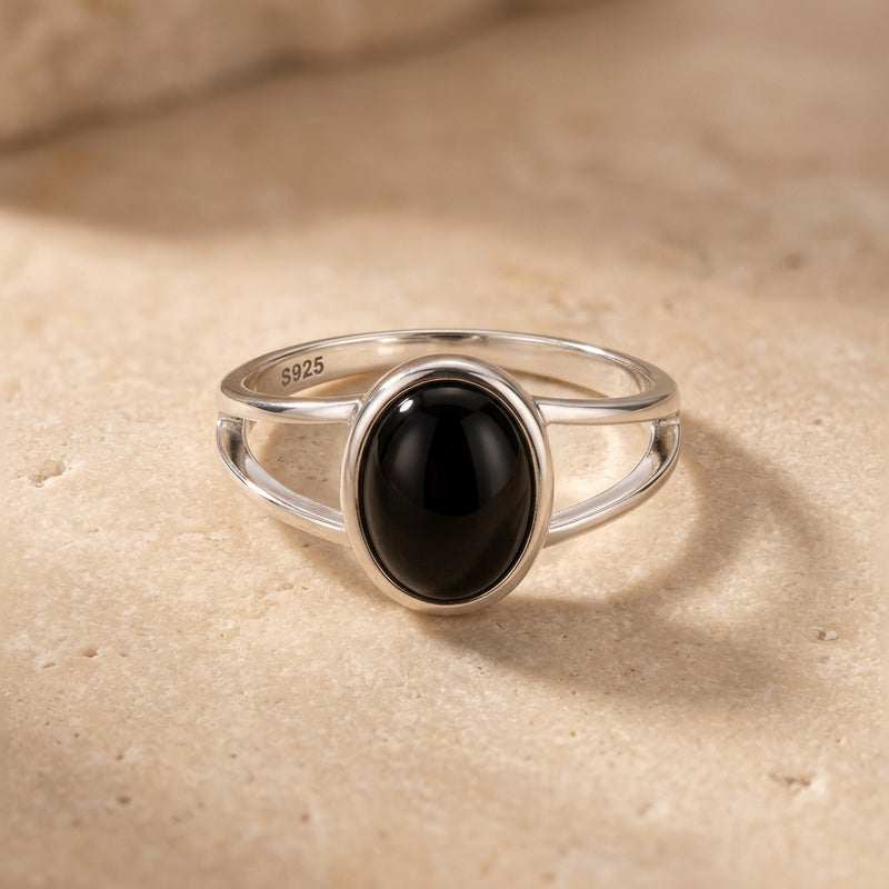 Black Onyx Ring “Veltrane”