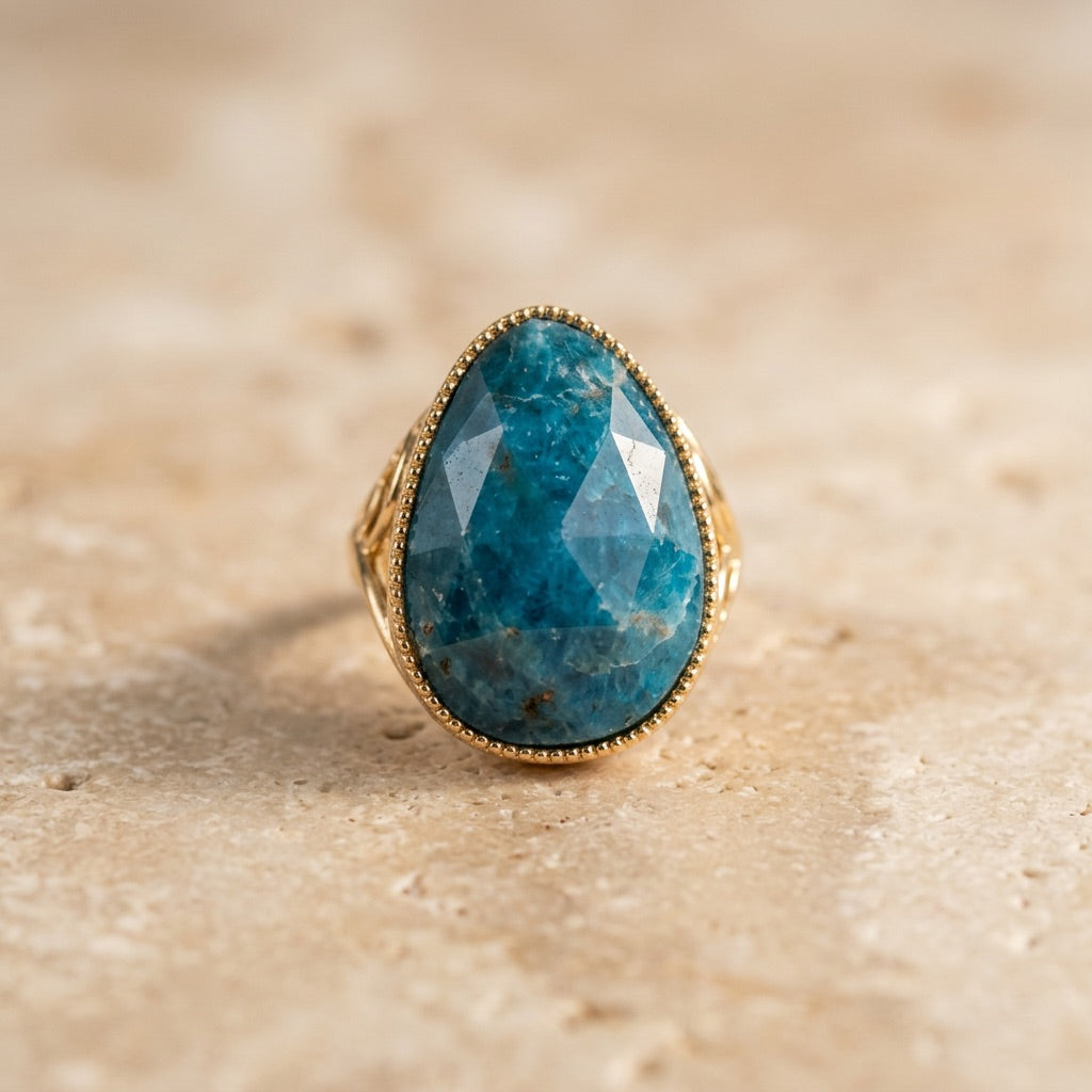 Blue Apatite Ring "Nyrelis"