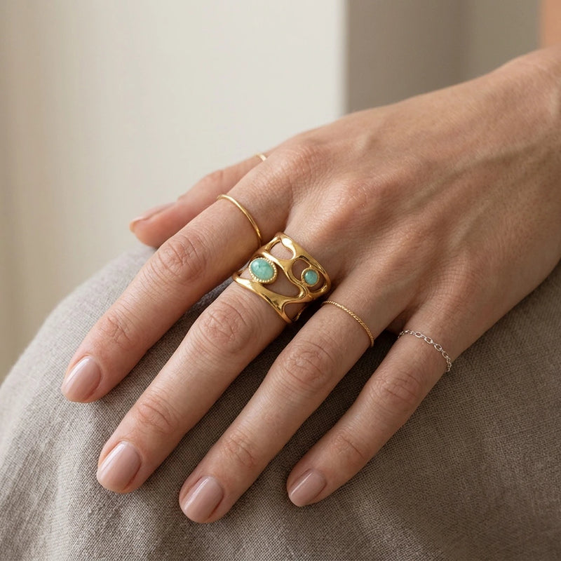 Adjustable ring "Expression" in Turquoise stone