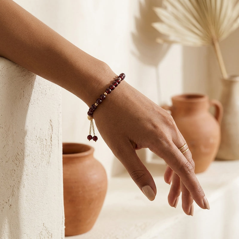 Garnet Bracelet "Niubi"