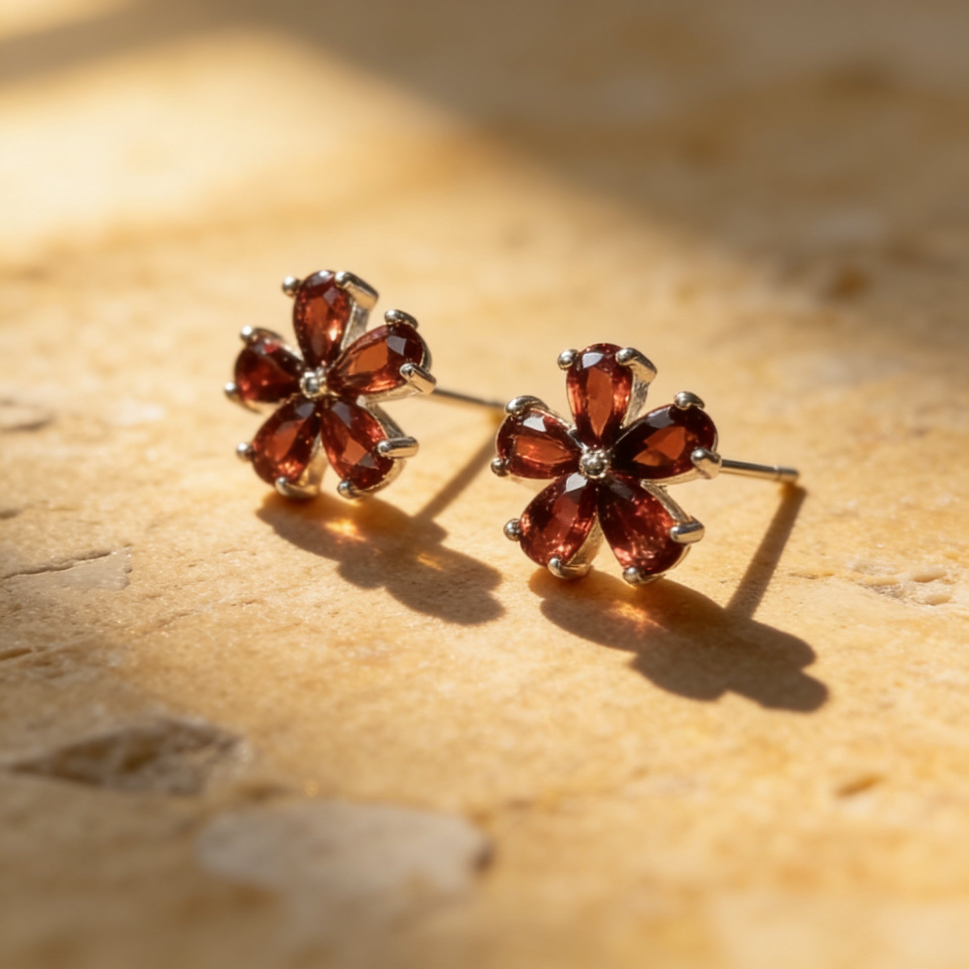 Garnet Earrings "Lucky"