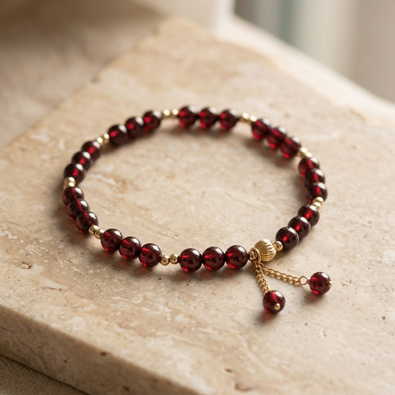 Garnet Bracelet "Niubi"