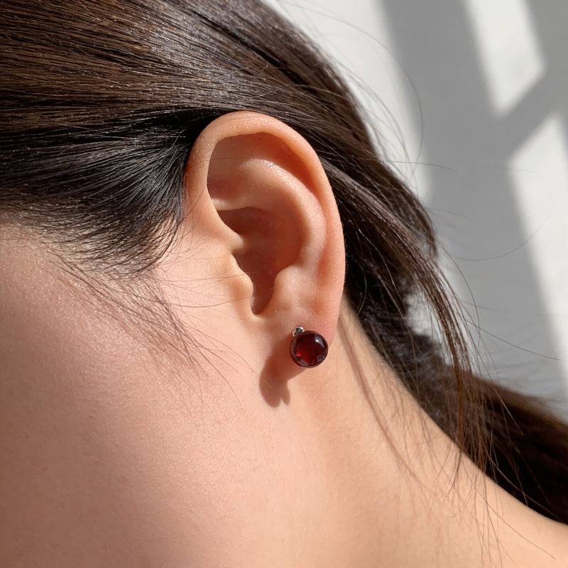 Garnet Stone Stud Earrings "Niubi"