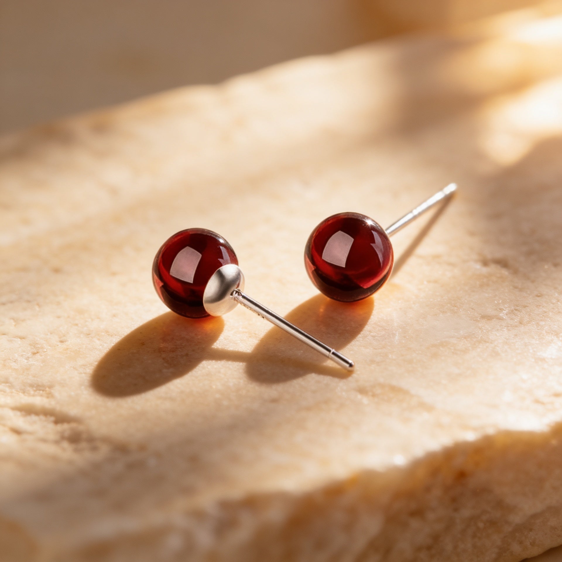 Garnet Stone Stud Earrings "Niubi"