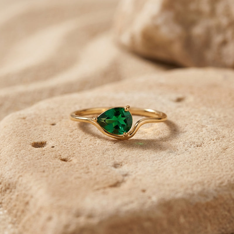 Green Onyx ring "Linea"