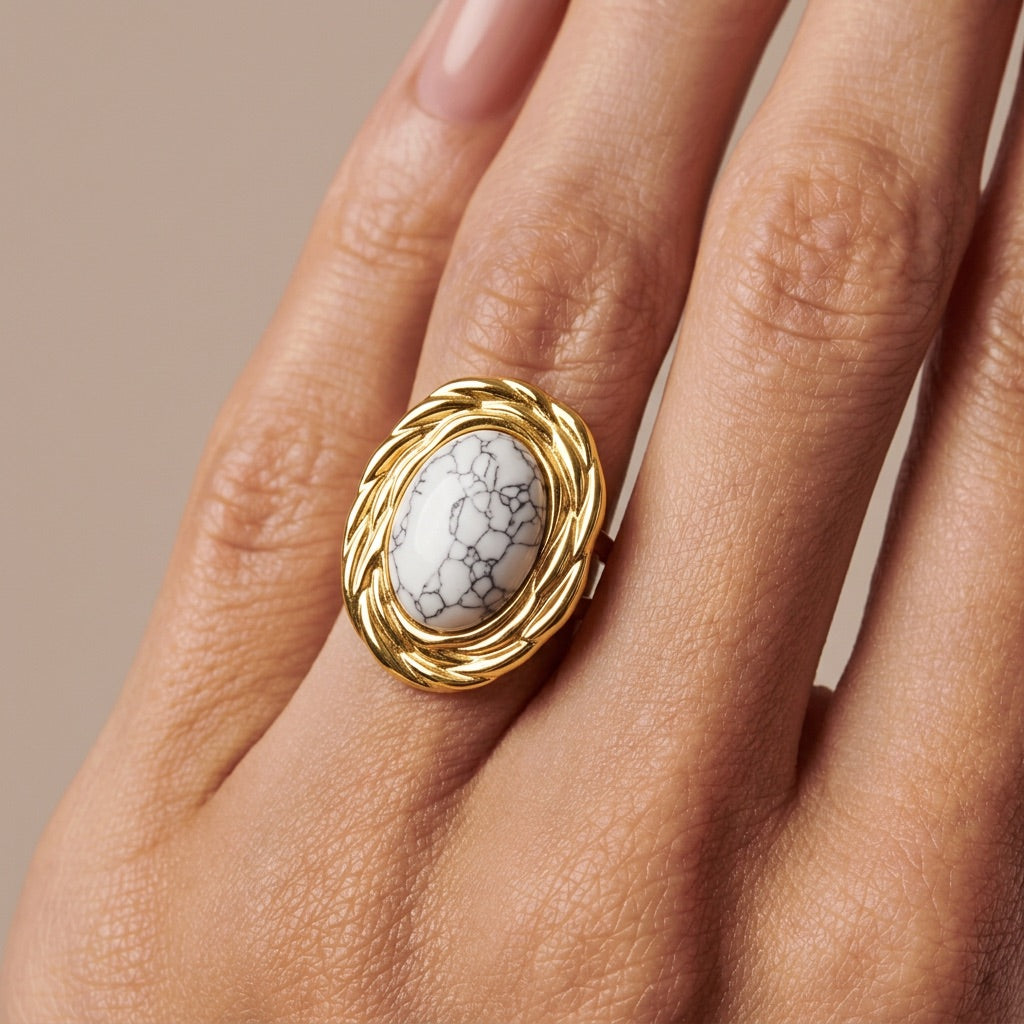Howlite Stone Ring “Veluna”