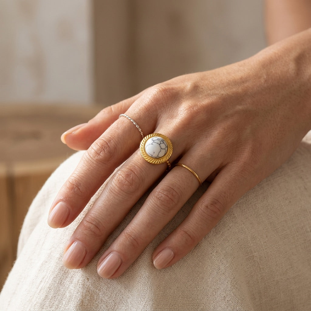 Howlite Stone Ring “Isoria”