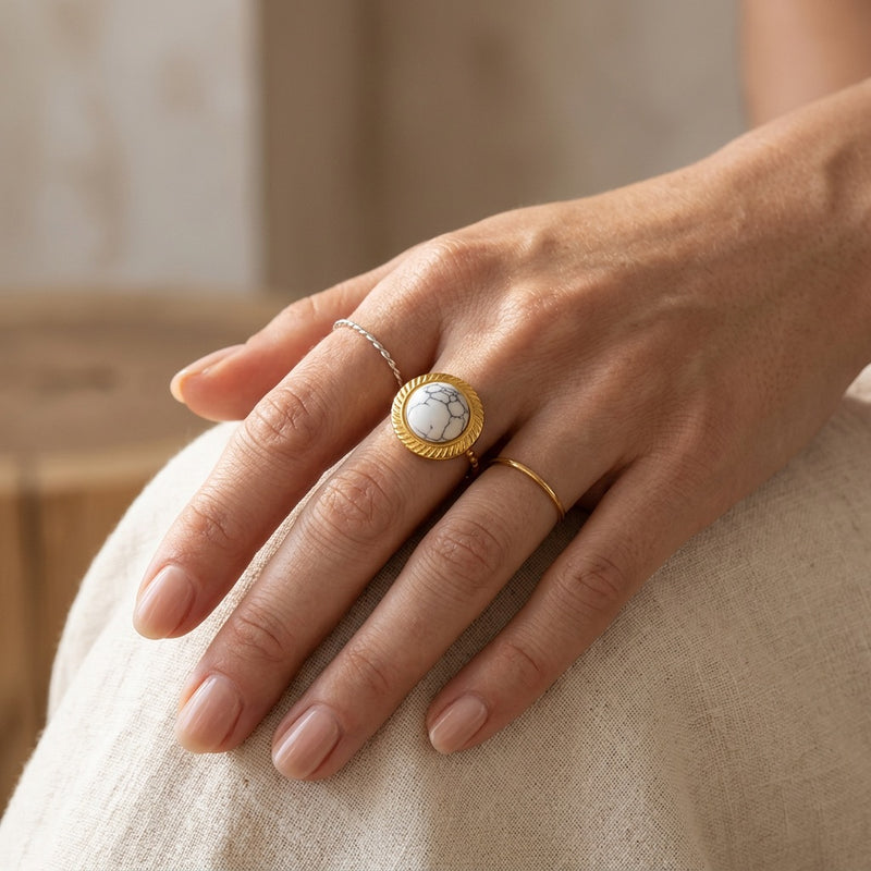 Howlite Stone Ring “Isoria”