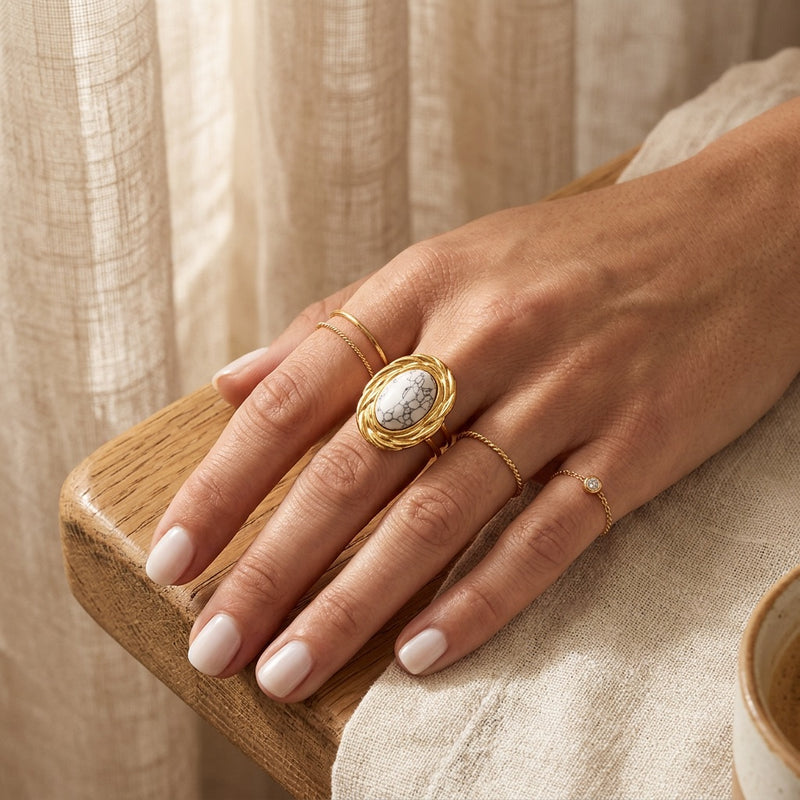 Howlite Stone Ring “Veluna”