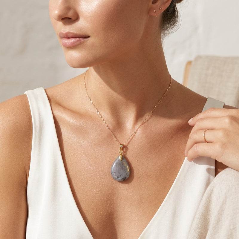 Labradorite Stone Pendant “Perle”