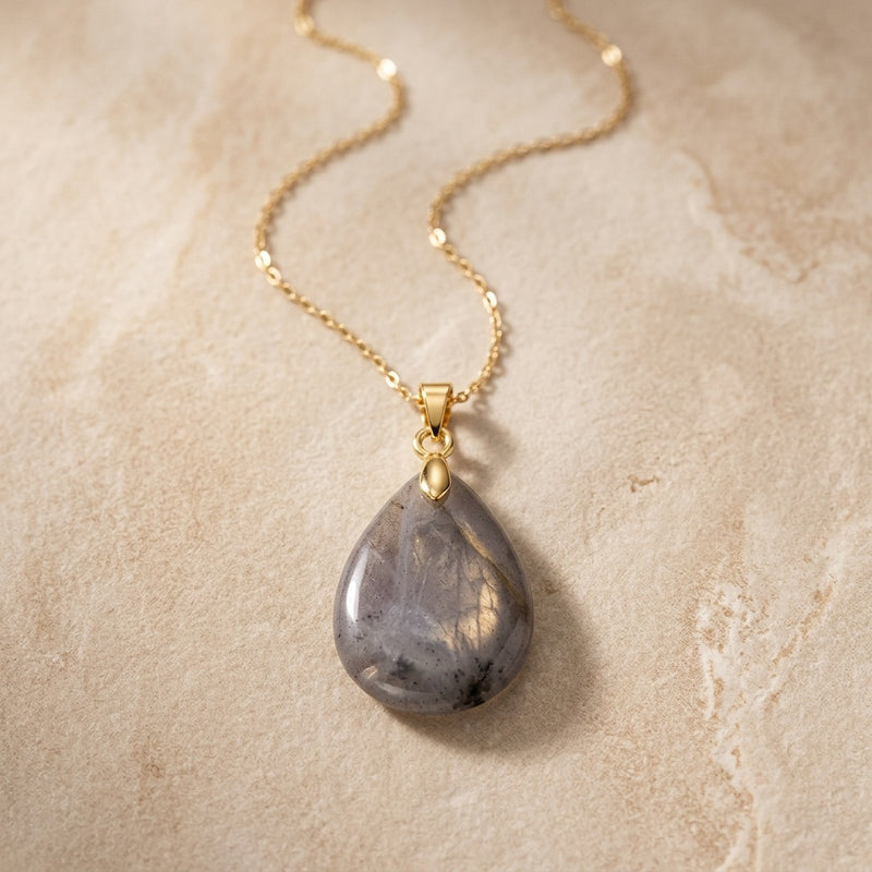 Labradorite Stone Pendant “Perle”