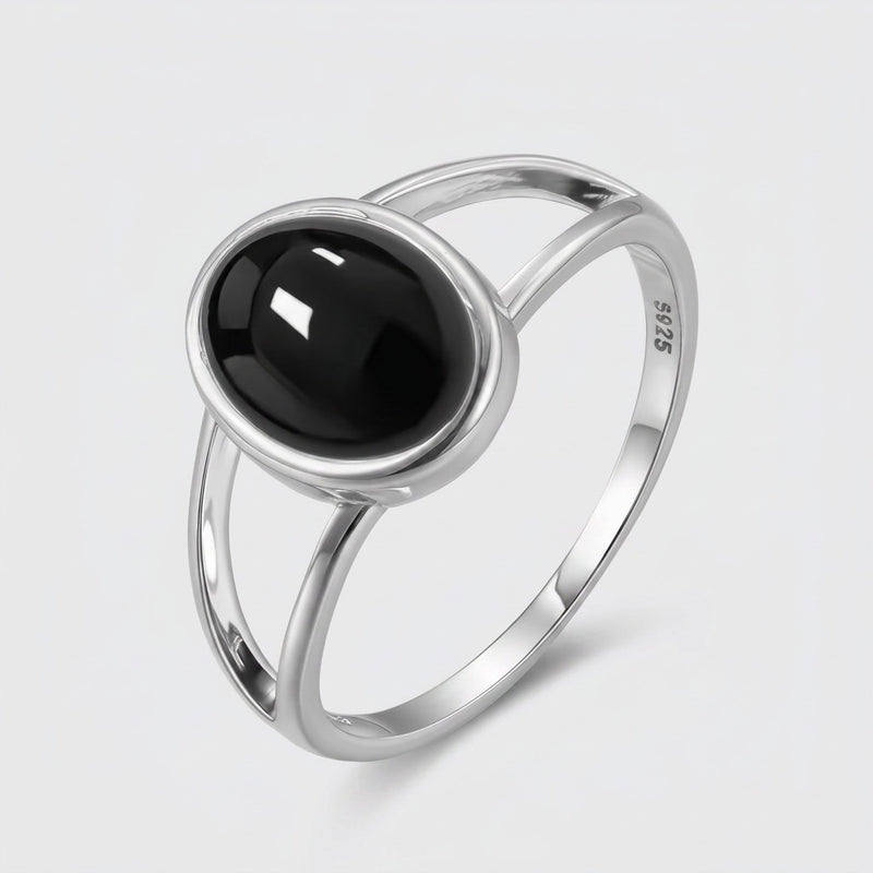 Black Onyx Ring “Veltrane”