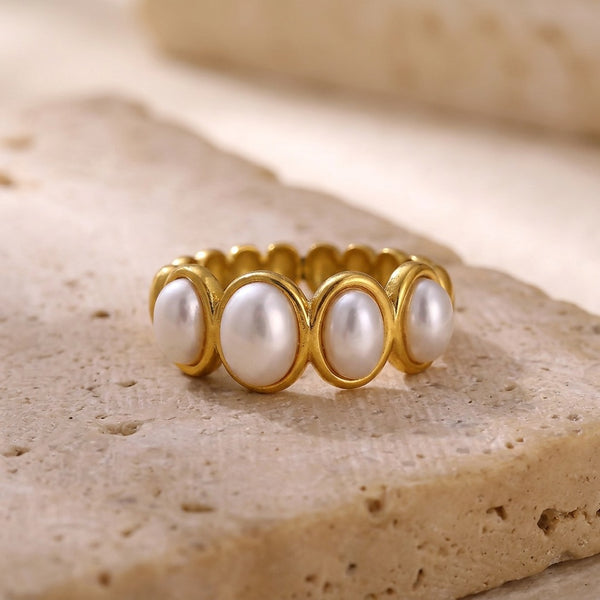 Pearl ring "Diva"