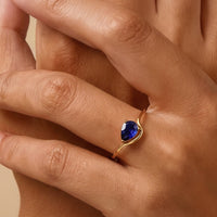 Blue Sapphire ring "Linea"
