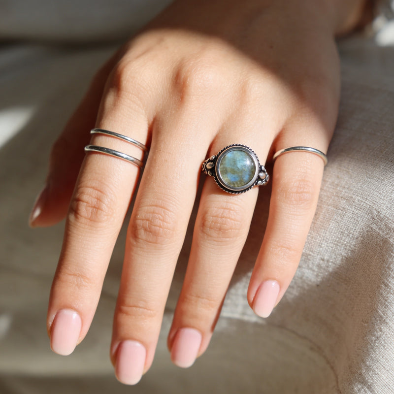 Labradorite Stone Ring "Moonveil Echo"