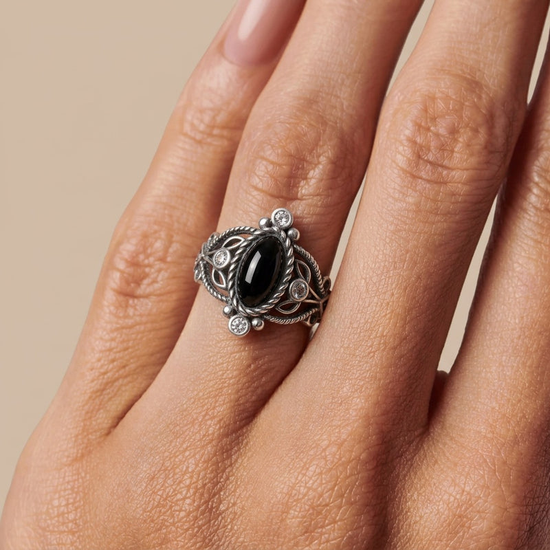 Black Onyx Ring "Nyxarion"
