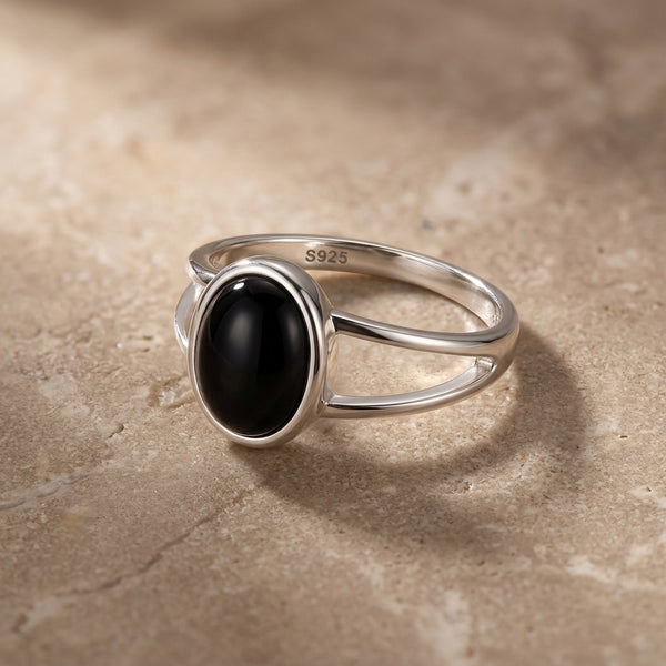 Black Onyx Ring “Veltrane”