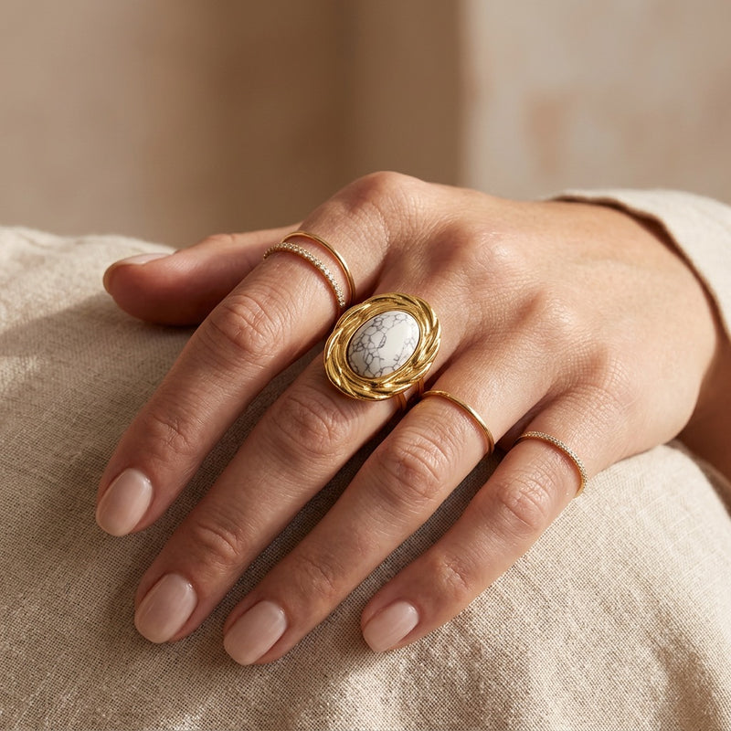 Howlite Stone Ring “Veluna”